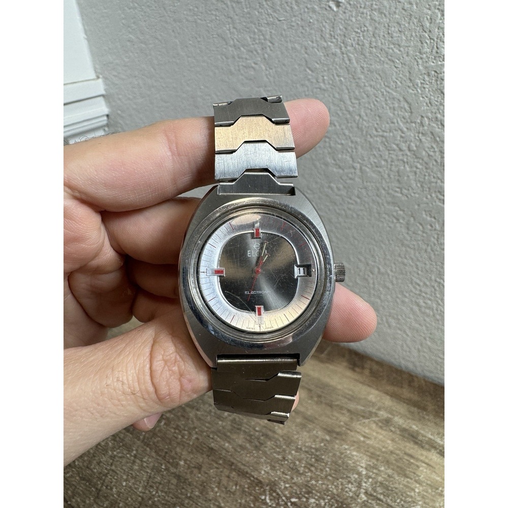 ELGIN SWISSONIC‎ VINTAGE STAINLESS STEEL WATCH NEEDS BATTERY